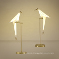 2020 en vente Lampe de table Paper Crane Bird au design élégant pour hôtel